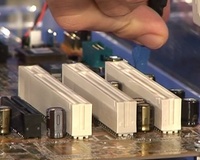 Brancher les prises USB de façade